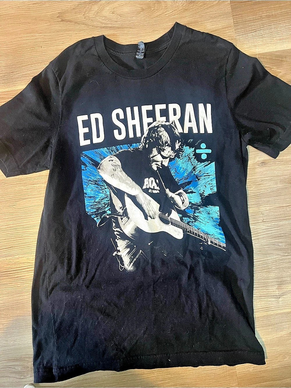 Ed Sheeran Divide World Tour Graphic T-Shirt Size Medium